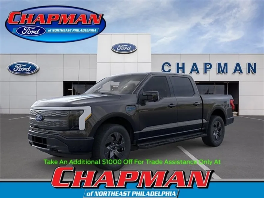 2025 Ford F-150 Lightning Lariat photo 1
