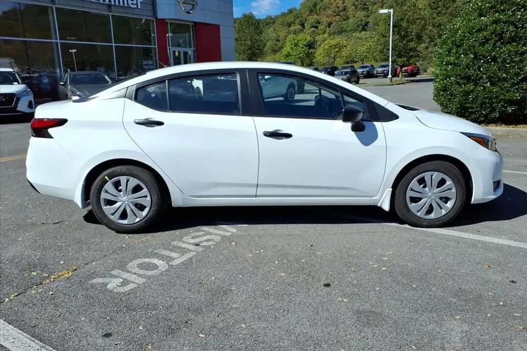 2025 Nissan Versa S photo 1