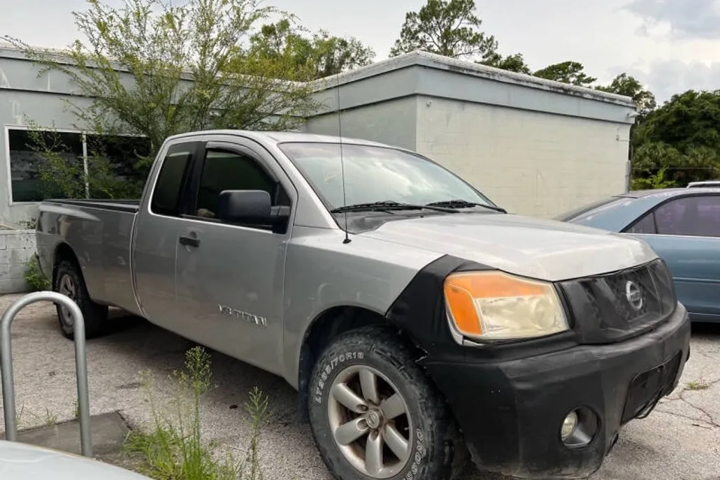 2008 Nissan Titan SE photo 1