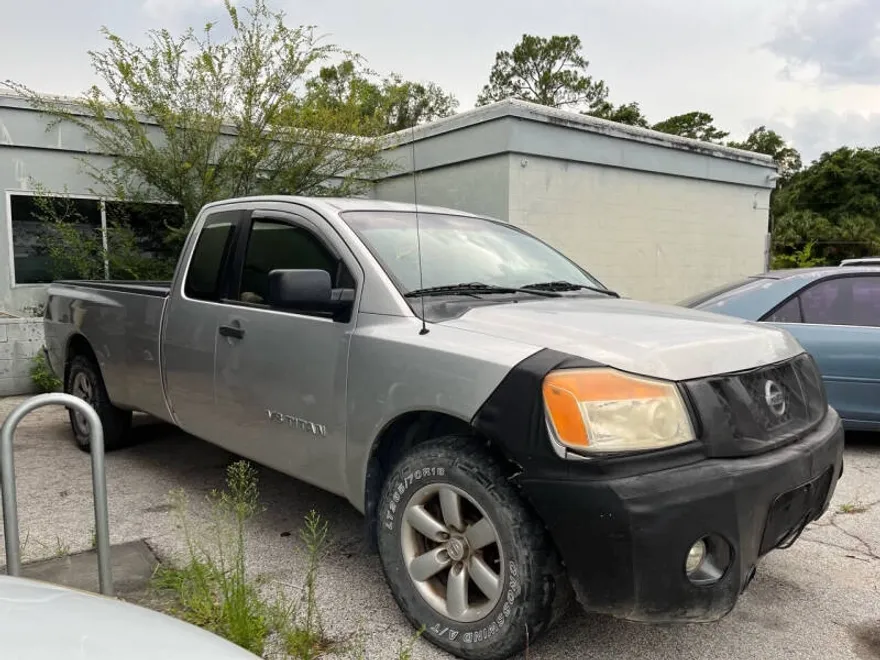 2008 Nissan Titan SE photo 1