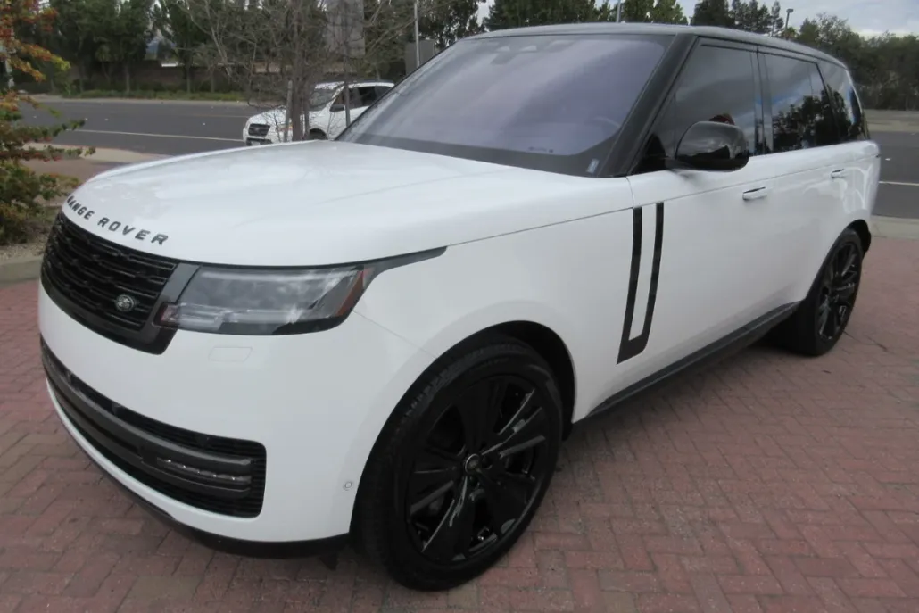 2023 Land Rover Range Rover photo 1