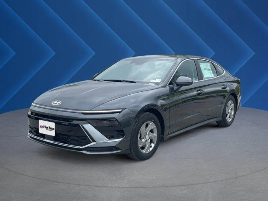 2025 Hyundai Sonata SE photo 1
