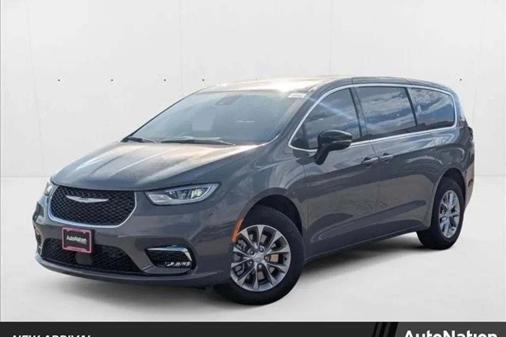 2025 Chrysler Pacifica photo 1
