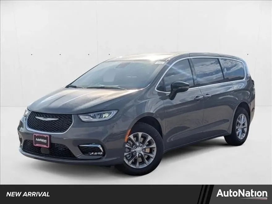 2025 Chrysler Pacifica photo 1