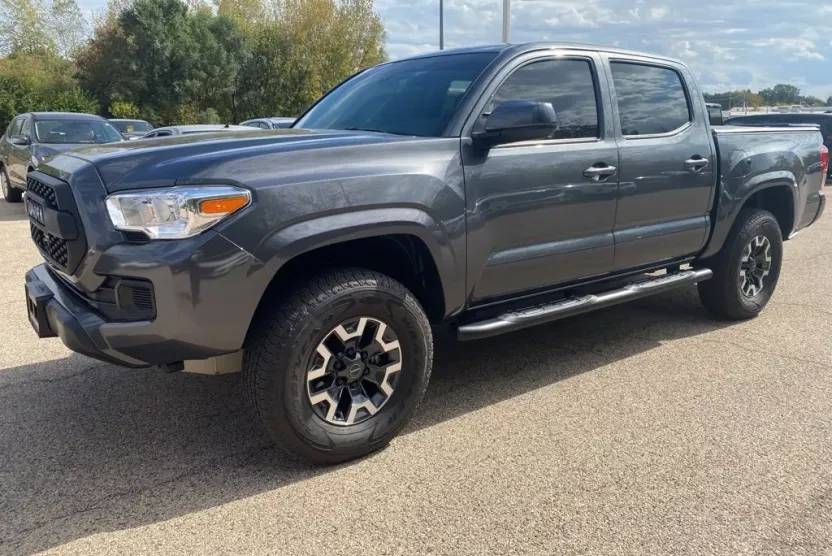 2023 Toyota Tacoma SR V6 photo 1