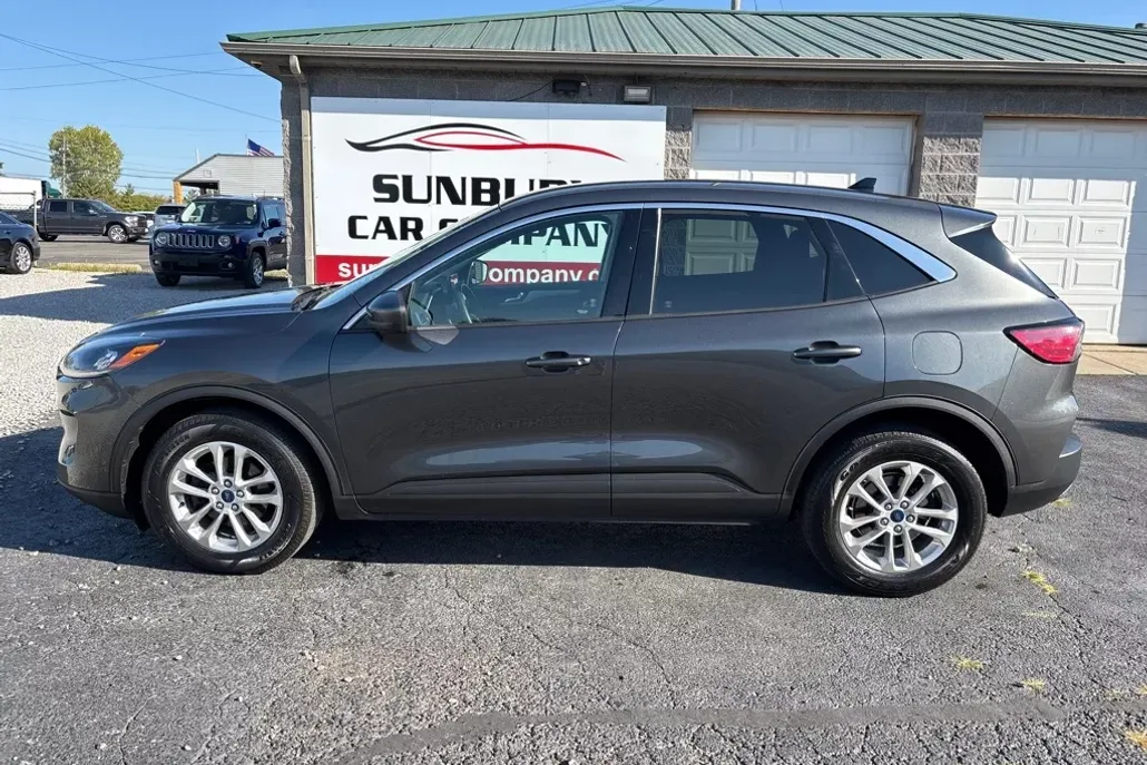 2020 Ford Escape SE photo 1