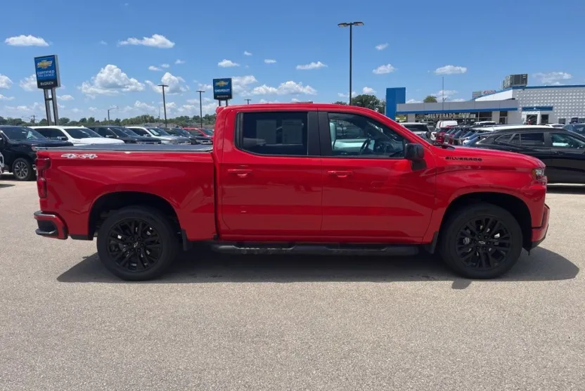2021 Chevrolet Silverado 1500 RST photo 1