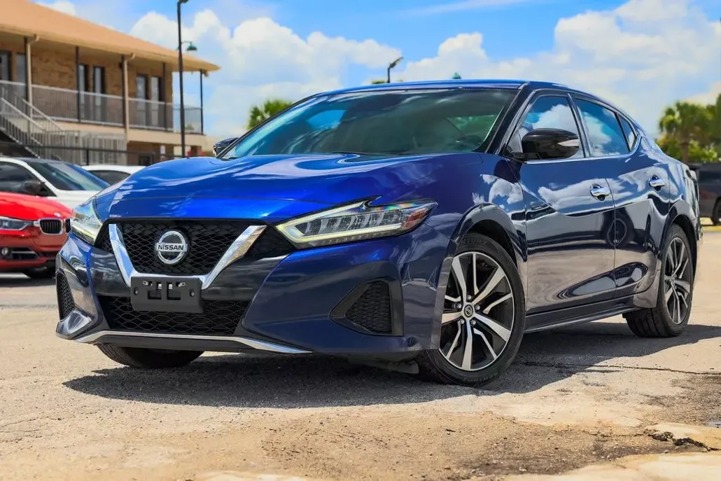 2020 Nissan Maxima SV photo 1