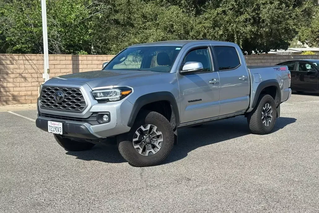 2023 Toyota Tacoma TRD Off-Road V6 photo 1