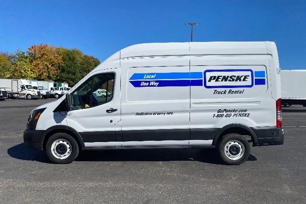 2022 Ford Transit photo 1