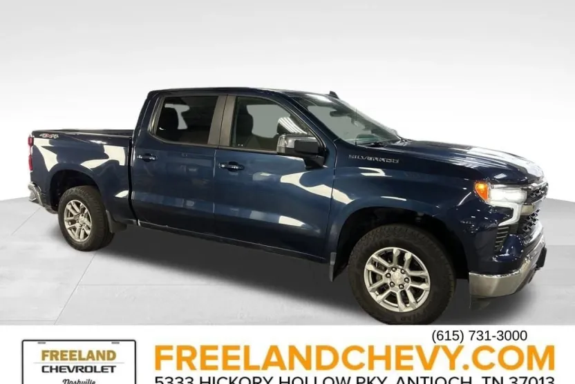 2022 Chevrolet Silverado 1500 LT photo 1