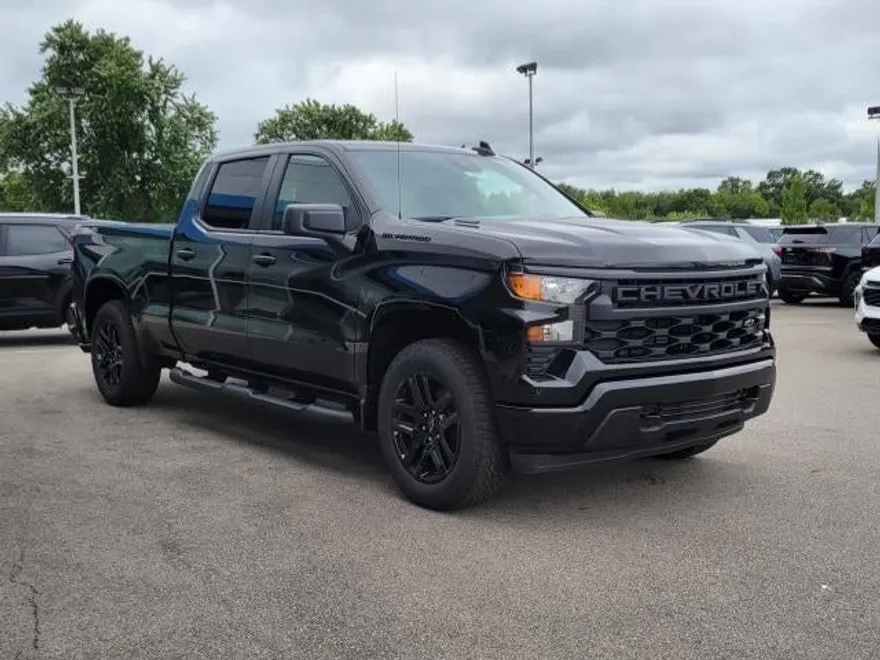 2026 Chevrolet Silverado 1500 Custom photo 1