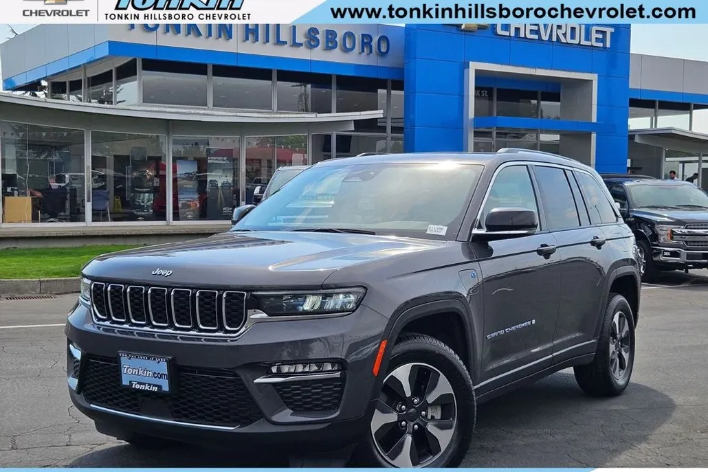 2023 Jeep Cherokee Base photo 1