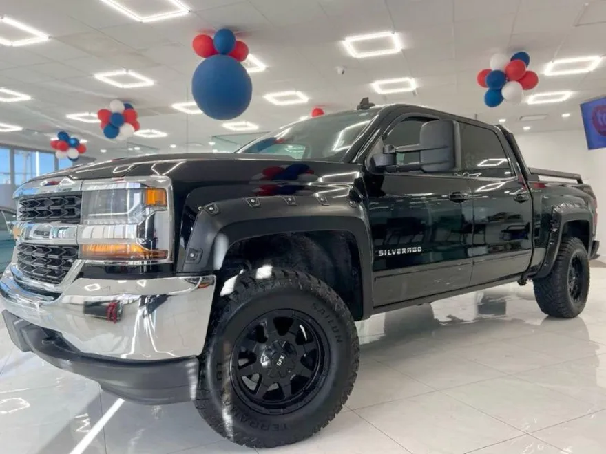 2016 Chevrolet Silverado 1500 LT photo 1