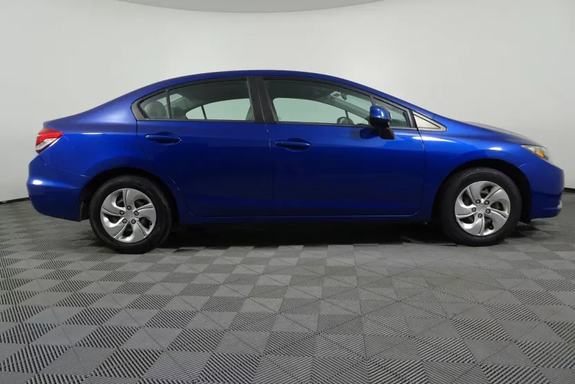 2013 Honda Civic LX photo 1
