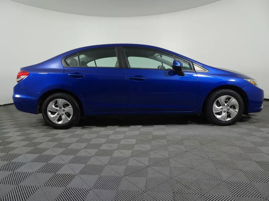 2013 Honda Civic LX photo 1