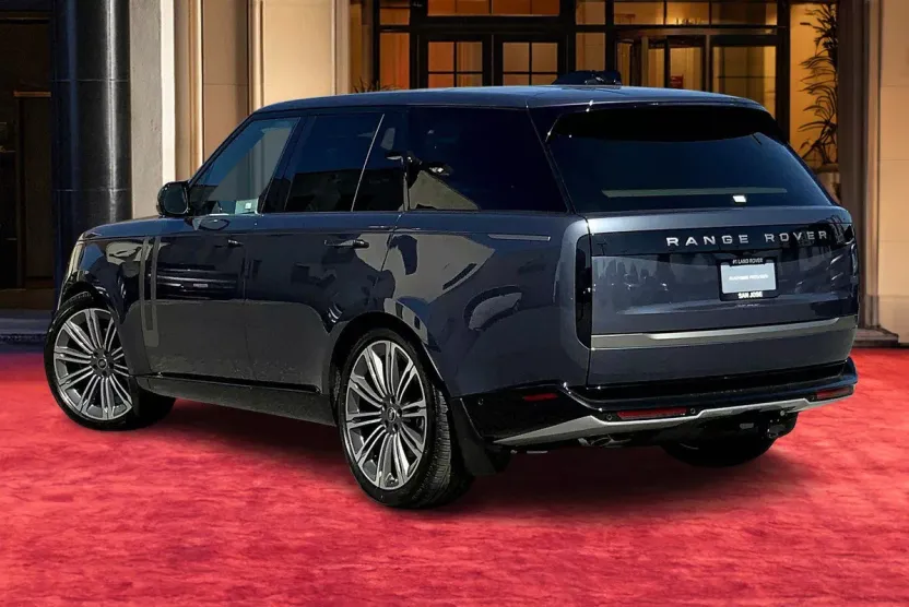 2025 Land Rover Range Rover SE photo 1
