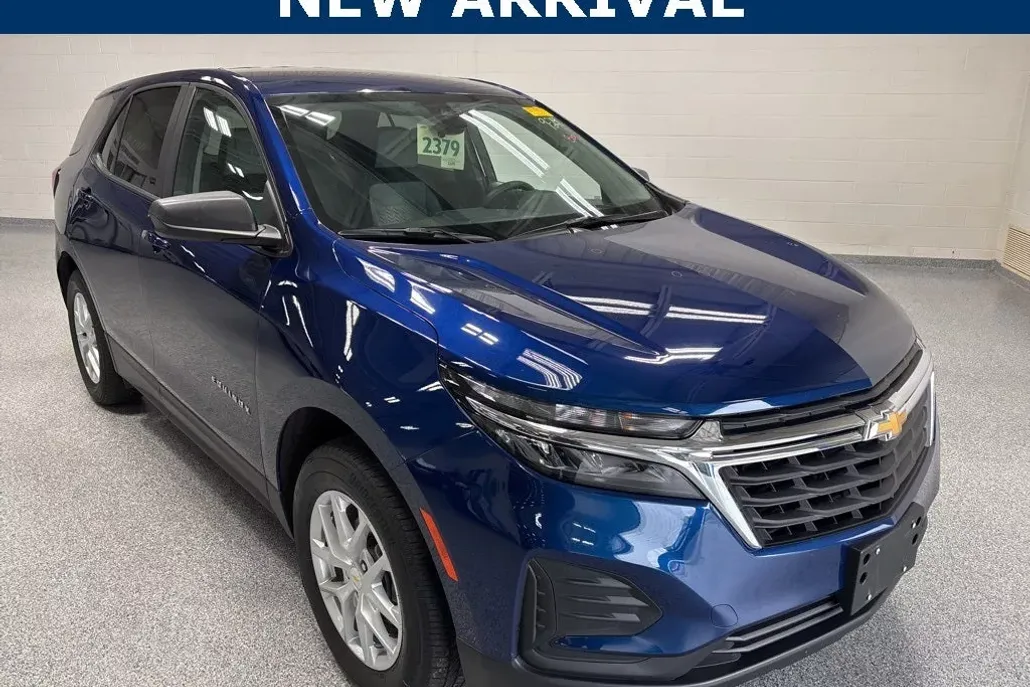 2022 Chevrolet Equinox LS photo 1