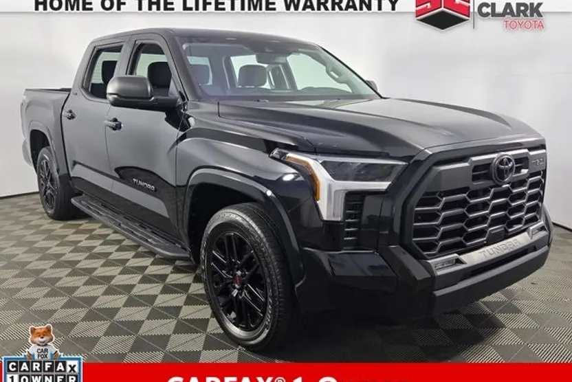 2023 Toyota Tundra SR5 CrewMax photo 1