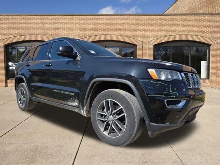 2018 Jeep Grand Cherokee Laredo E photo 1