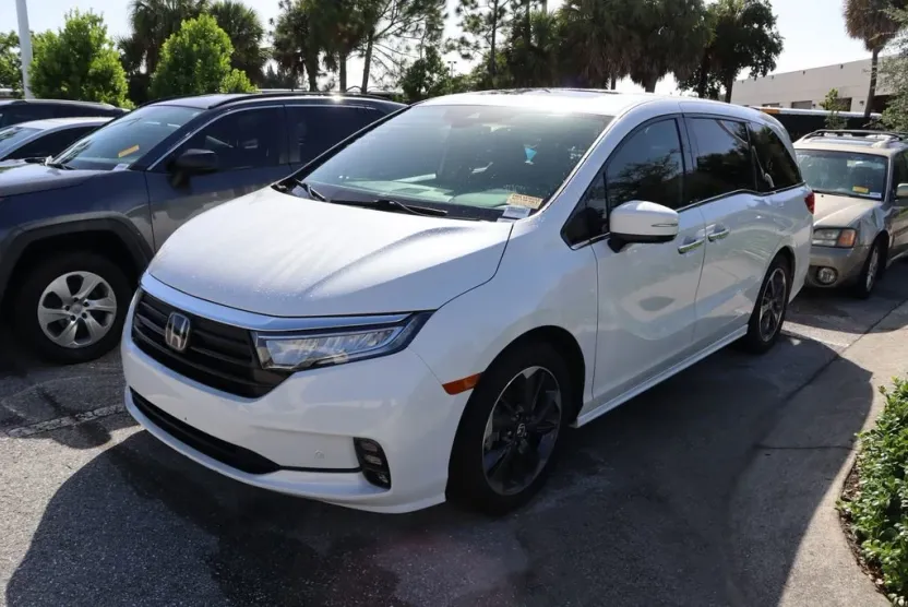 2023 Honda Odyssey Elite photo 1