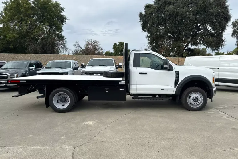2024 Ford F-550 XL photo 1