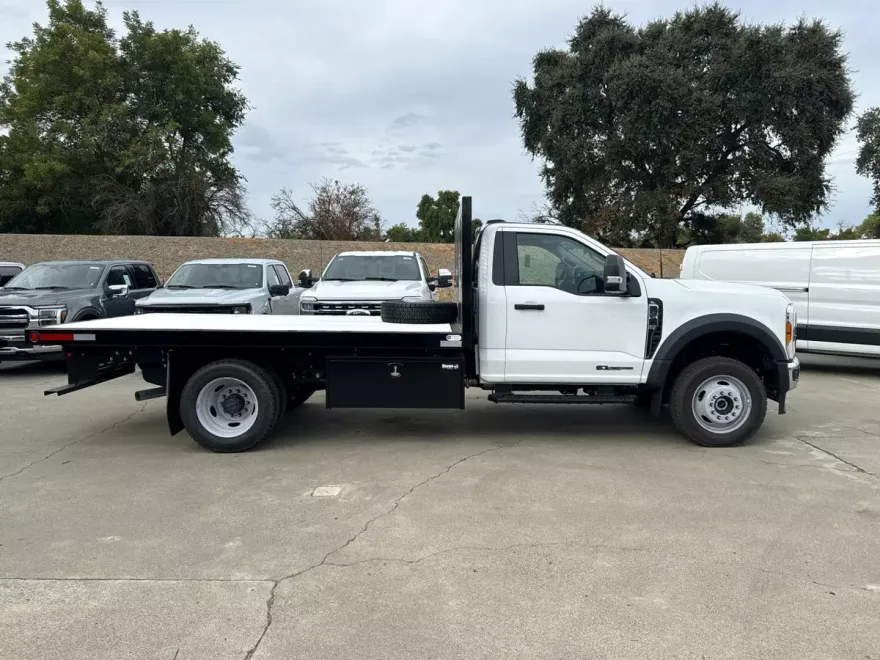 2024 Ford F-550 XL photo 1