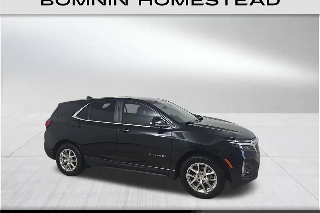 2023 Chevrolet Equinox LT photo 1