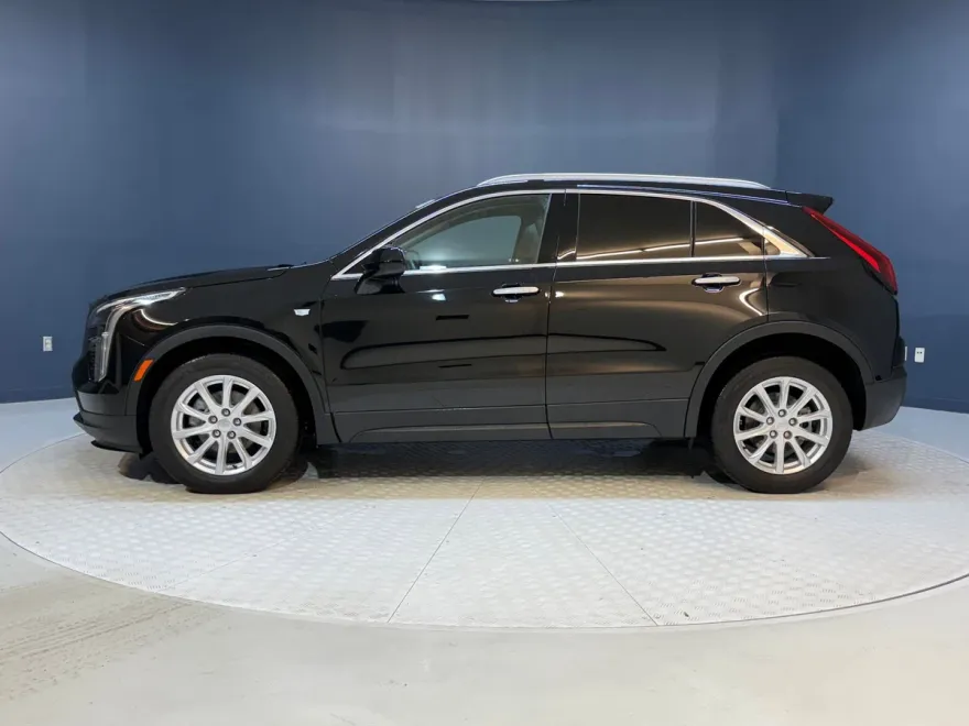 2022 Cadillac XT4 Luxury photo 1