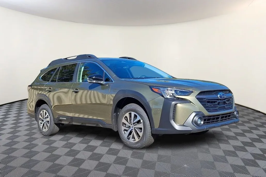 2025 Subaru Outback Premium photo 1