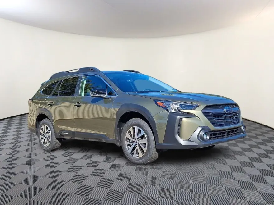 2025 Subaru Outback Premium photo 1