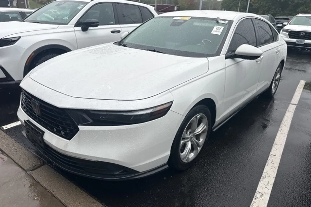 2024 Honda Accord LX photo 1