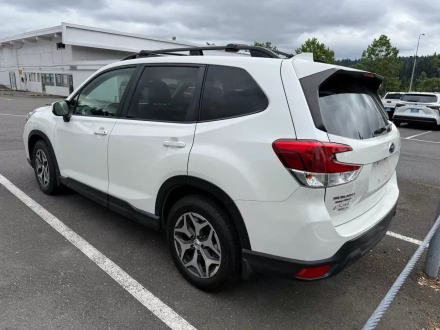 2019 Subaru Forester Premium photo 1