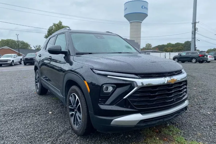 2024 Chevrolet Trailblazer LT photo 1