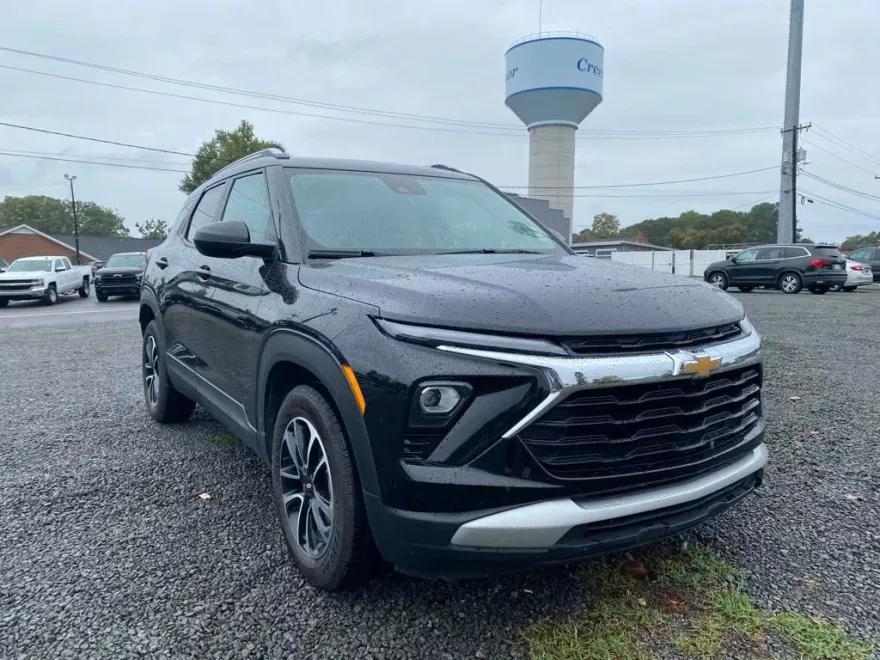 2024 Chevrolet Trailblazer LT photo 1