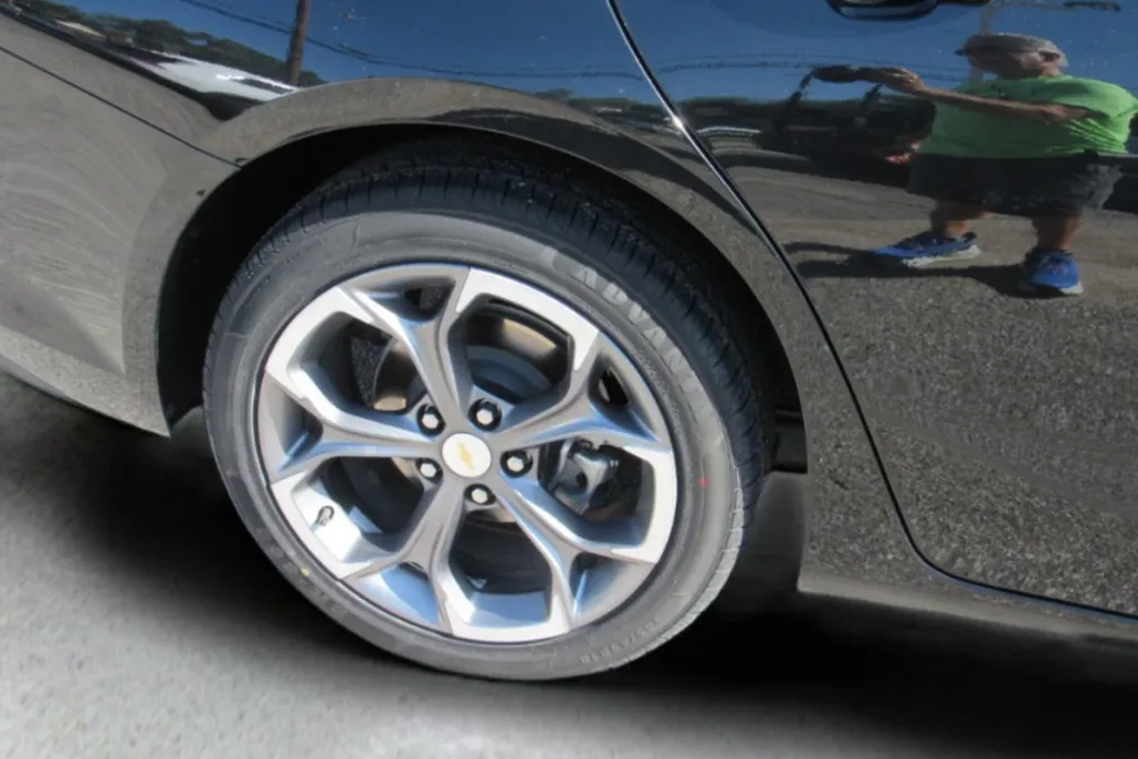 2023 Chevrolet Malibu 1LT photo 1