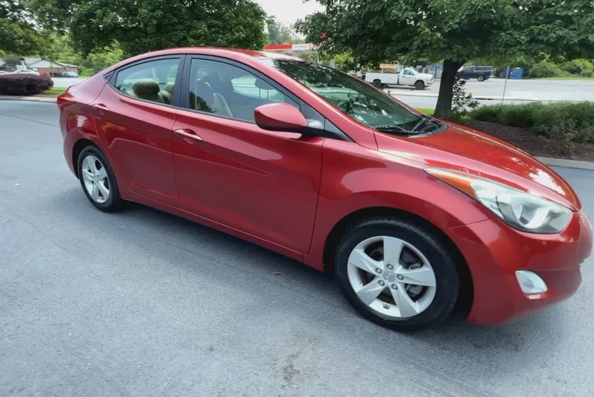 2013 Hyundai Elantra GLS photo 1