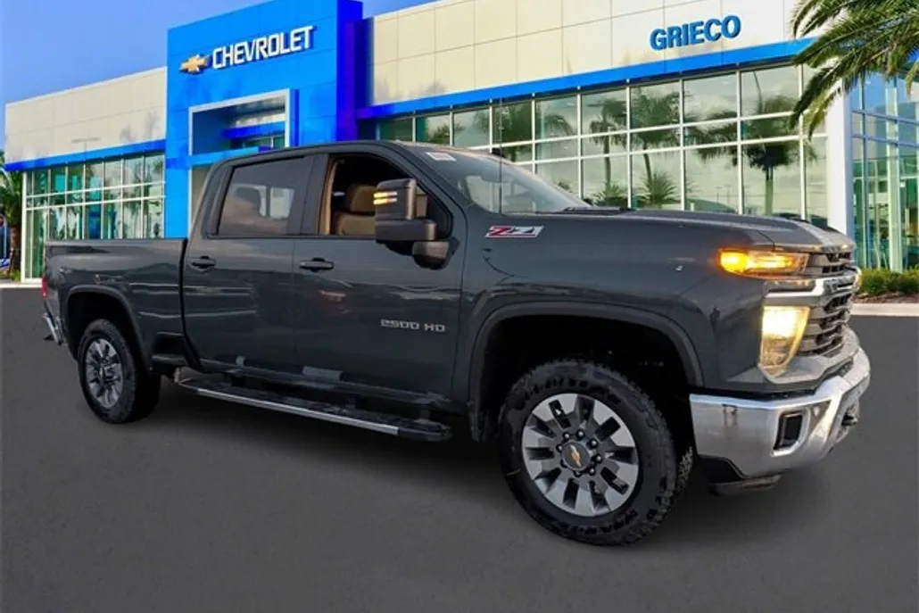 2025 Chevrolet Silverado 2500HD LT photo 1