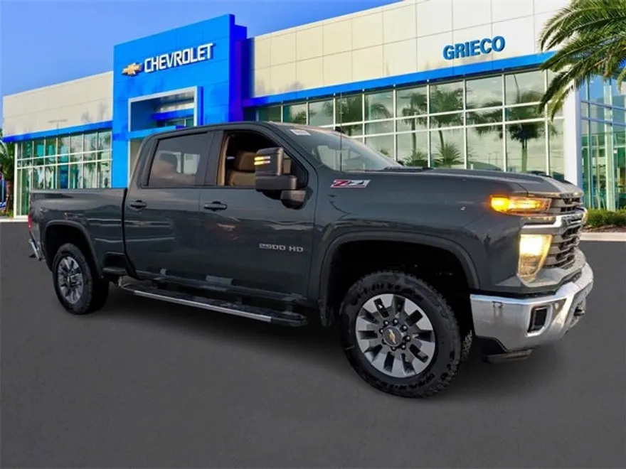 2025 Chevrolet Silverado 2500HD LT photo 1