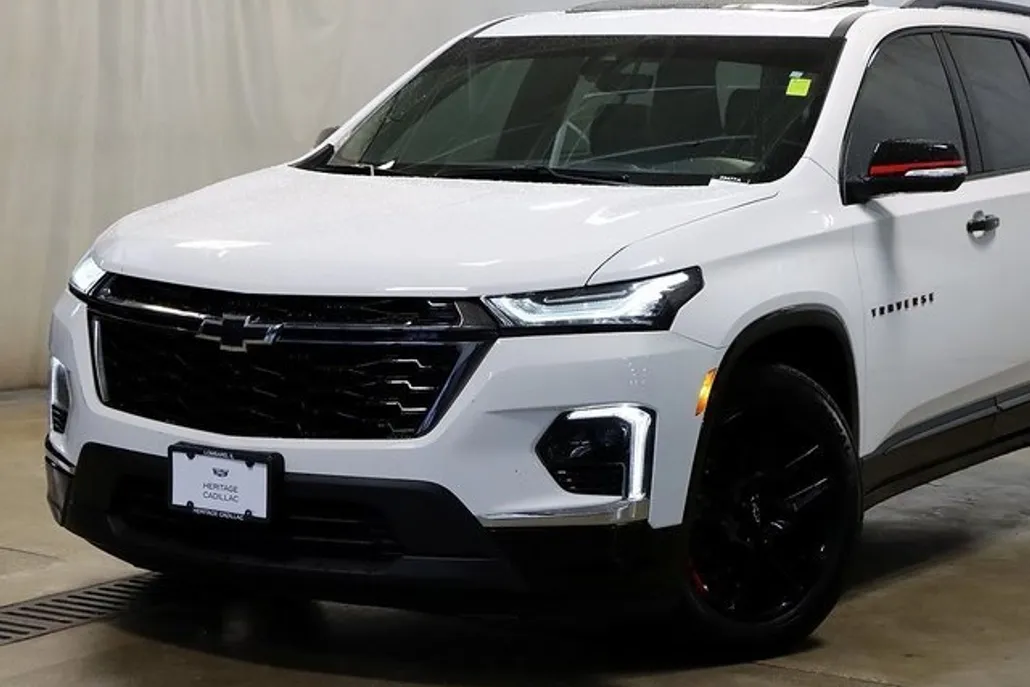 2023 Chevrolet Traverse Premier photo 1