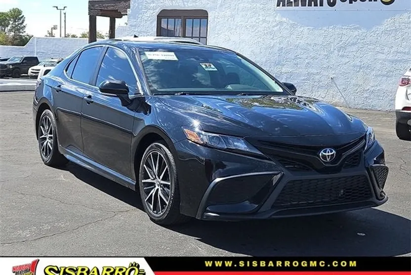 2024 Toyota Camry SE photo 1