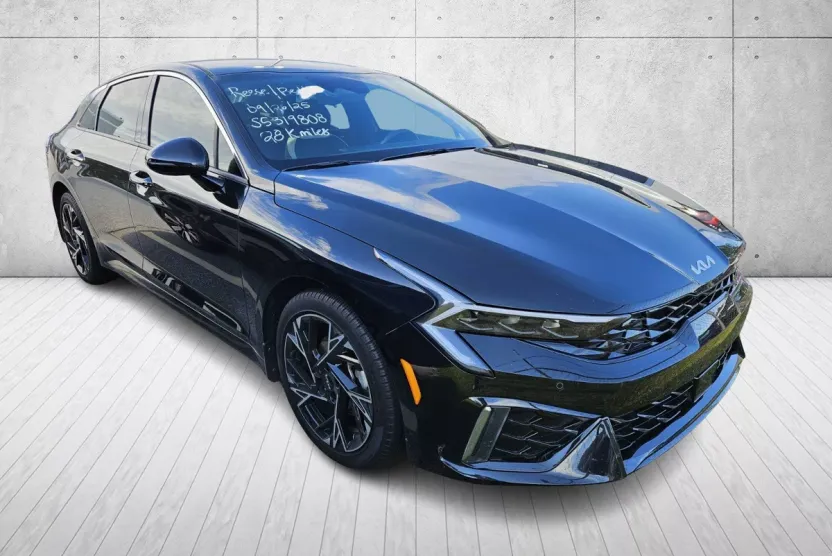 2025 Kia K5 GT-Line photo 1