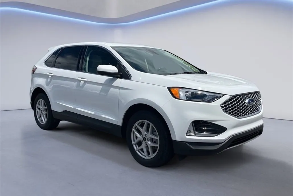 2023 Ford Edge SEL photo 1
