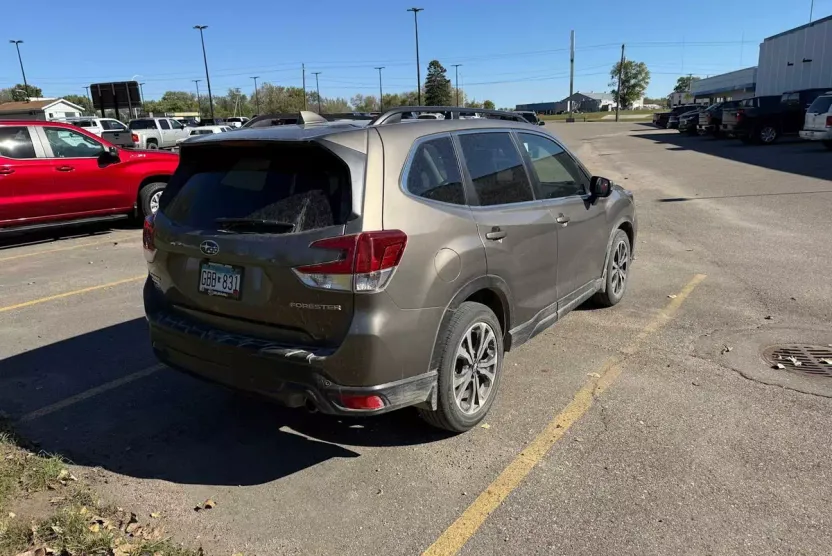2021 Subaru Forester Limited photo 1