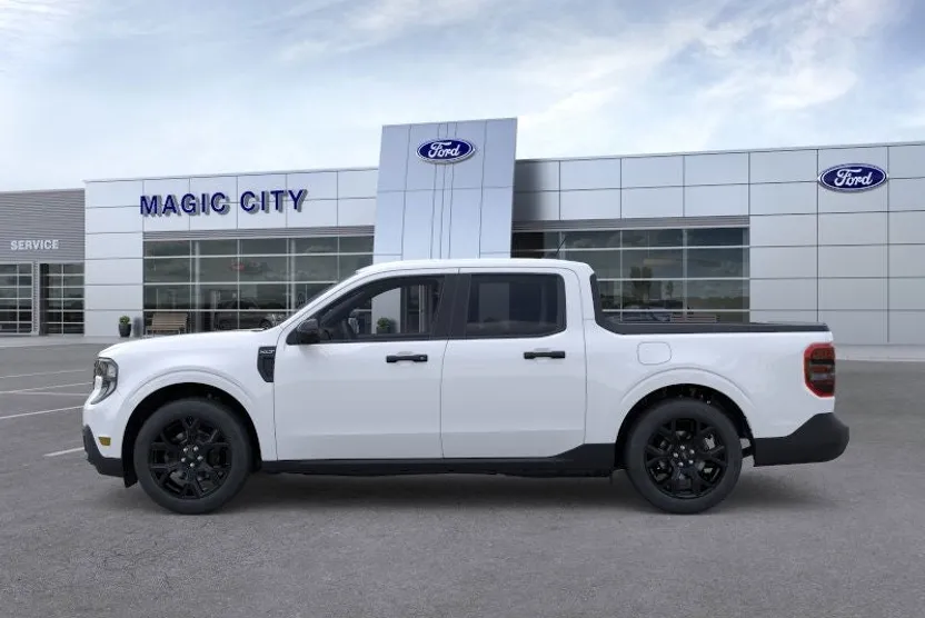 2025 Ford Maverick XLT photo 1