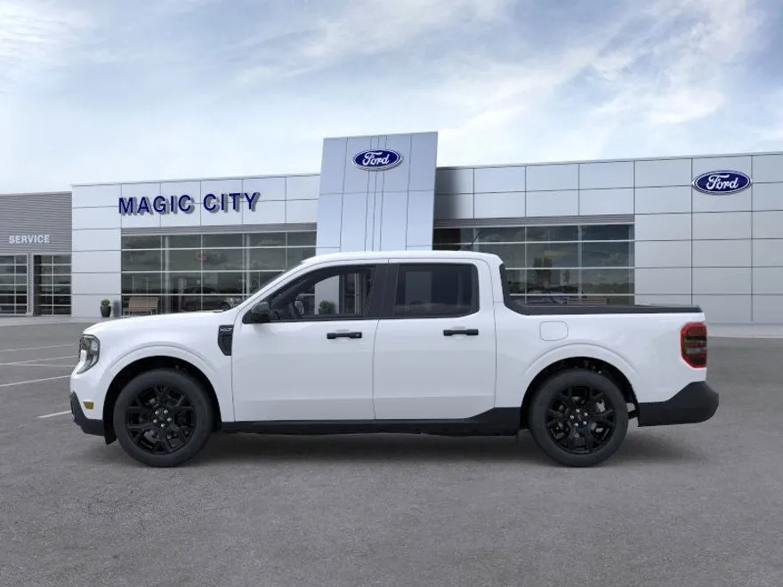 2025 Ford Maverick XLT photo 1