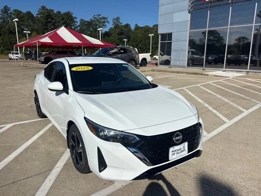2025 Nissan Sentra SV photo 1