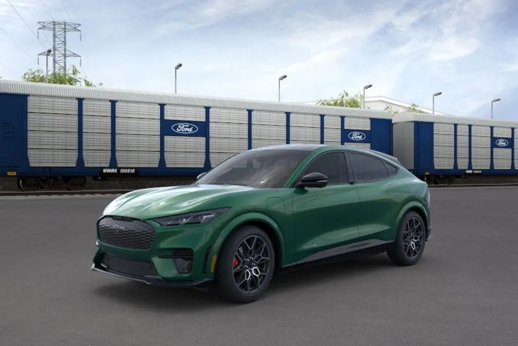 2025 Ford Mustang Mach-E GT photo 1