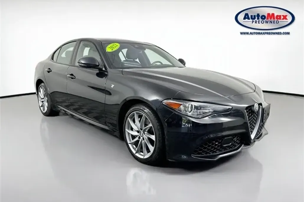 2022 Alfa Romeo Giulia Ti photo 1