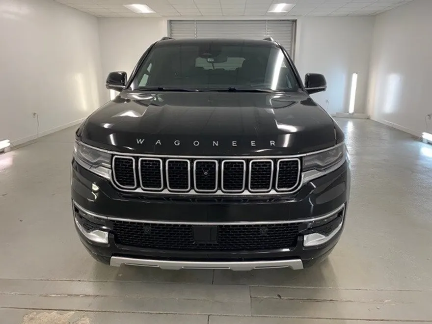 2024 Jeep Wagoneer L Series II photo 2